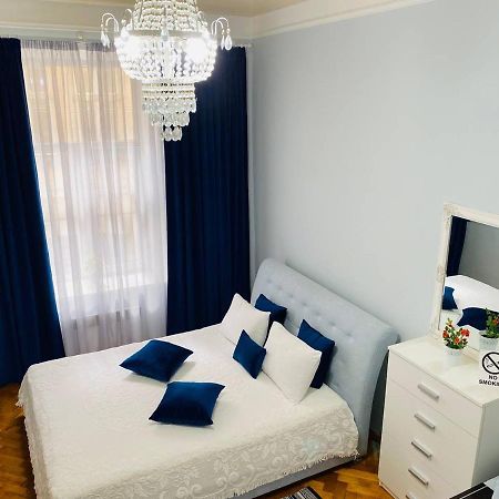 Centr Opera House 2 Rooms 利沃夫 外观 照片
