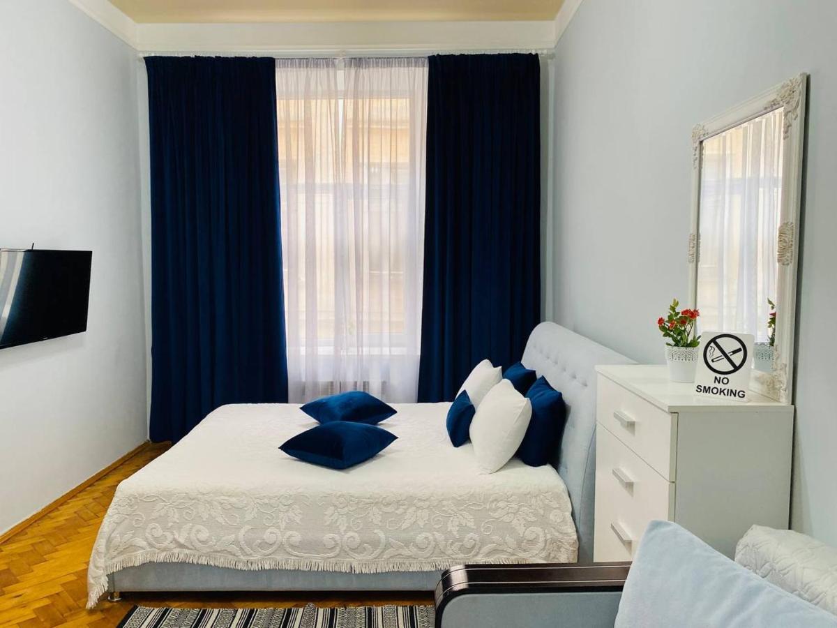 Centr Opera House 2 Rooms 利沃夫 外观 照片